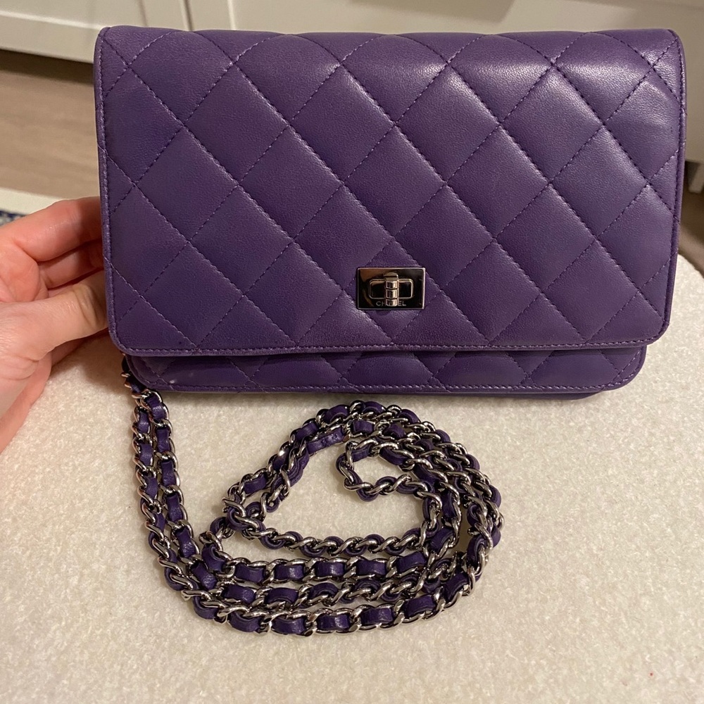 Chanel wallet on chain